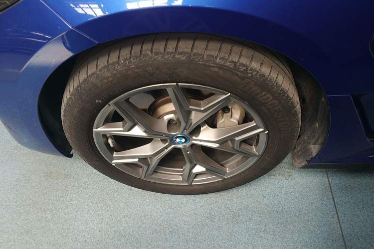 Used BMW i3 2024 eDrive 35 L
