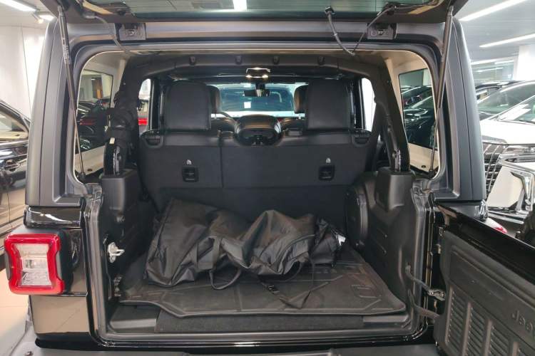 Used Jeep Wrangler 2021 2.0T Robin Hood Four-Door Edition
