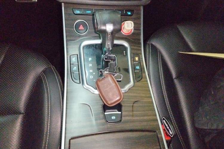 Used Land X7 2015 2.0T Panoramic Prestige Edition
