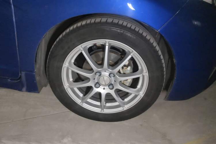 Used Honda Fit 2014 1.5L SE CVT Fashion Model Right Front Wheel Hub