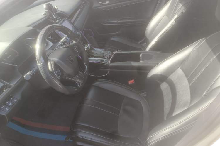 Used Honda Civic 2021 HATCHBACK 220TURBO CVT Trendy Cool Edition
