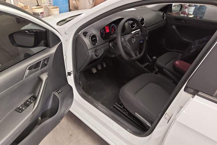 Used Volkswagen Jetta 2019 Dream Edition 1.4L Manual Fashion Version