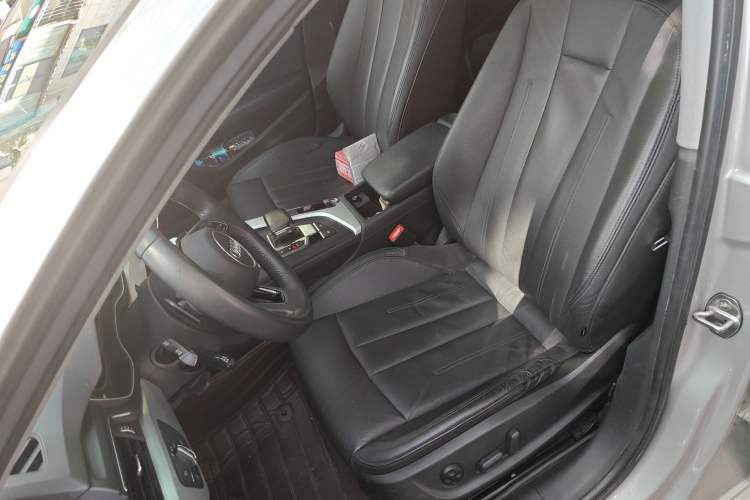 Used Audi A4L 2019 40 TFSI Fashion Edition China VI Emission Standard
