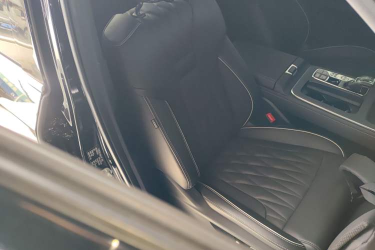 Used GAC Trumpchi GS8 2022 Flagship Series 2.0 TGDI Two-Wheel-Drive Prestige Edition (7 Seats)
