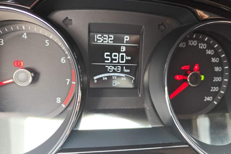 Used Volkswagen Bora 2016 1.6L Automatic Comfort Model Odometer Close Up