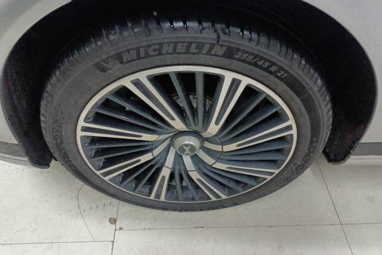 Used XPeng G9 2022 702 Pro Left Front Wheel Hub