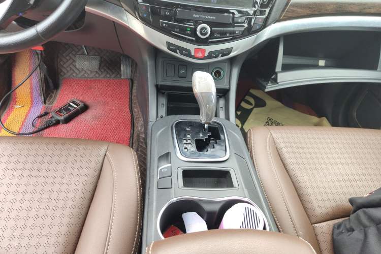 Used BYD S7 2015 2.0T Upgraded Automatic Luxury Version Gear Lever