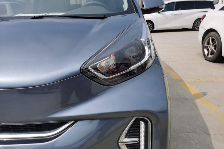 Used Chery QQ Little Ant 2022 Revised Version 2 Sweet Pink Edition Full-Sugar Version 30.6 kWh 30 kW 301 km Left Front Headlight