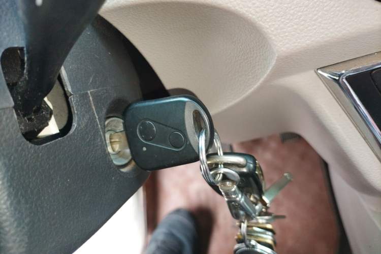 Used Jinbei New Hiace S 2021 1.5L Wealth Van Non-Air-Conditioned Version China VI Standard SWC15M Vehicle Key