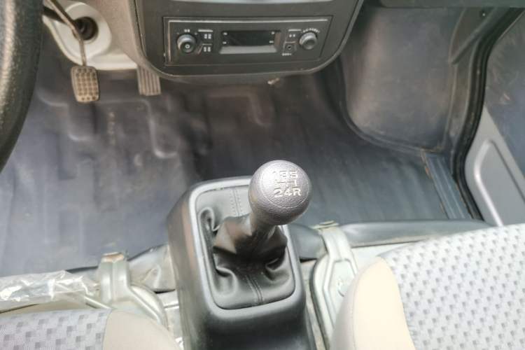 Used Wuling Zhiguang Small Truck 2023 1.5L Single-Row Heavy-Duty Version LAR Gear Lever