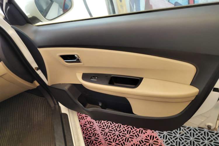 Used Chery E3 2015 1.5L Manual Fashion Model