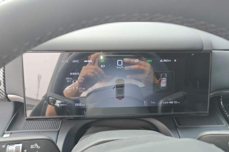 Used Formula Leopard Tai 7 2025 Model 200 km Two-Wheel Drive Max Edition Instrument Cluster