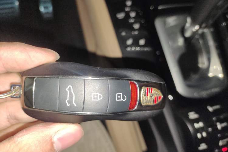 Used Porsche Cayenne 2016 Cayenne Platinum Edition 3.0T
