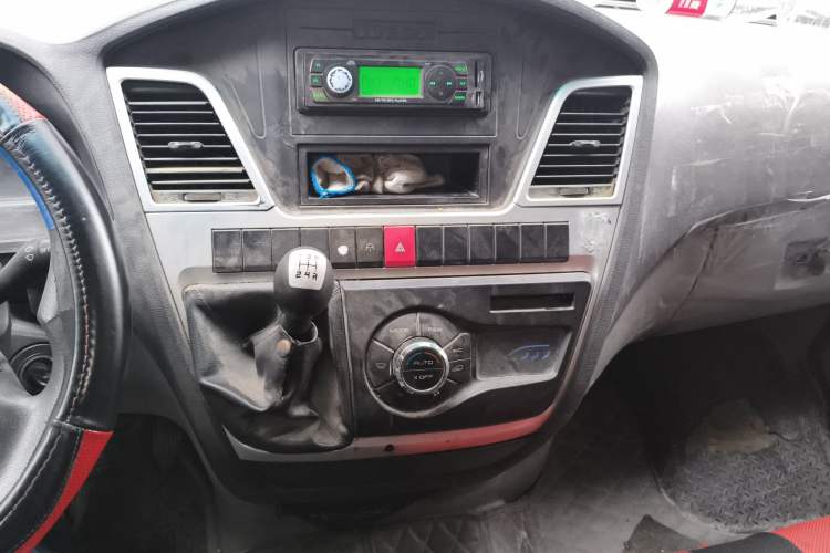 Used Iveco Power Daily 2017 2.5T Classic A37 High-Roof 7-Seater Passenger Van 47Z5