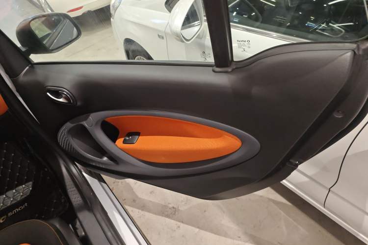 Used smart fortwo 2015 1.0L 52 kW Hardtop Passion Edition