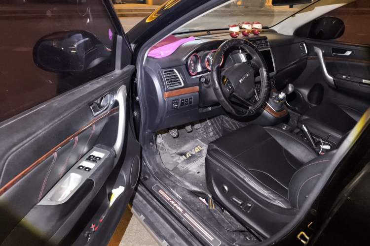 Used Haval H6 2015 Revised Version Sport Edition 1.5T Manual Transmission Two-Wheel Drive Elite Grade Driver Seat