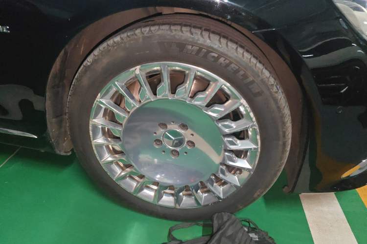 Used Mercedes-Benz Maybach S-Class 2020 S 450 4MATIC Right Front Wheel Hub