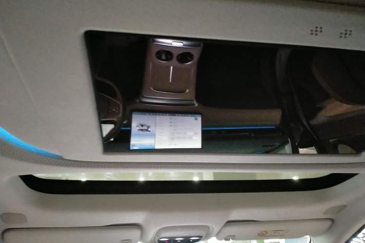 Used XPeng X9 2025 740 Ultra-Long Range Max
