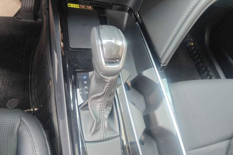 Used Toyota Camry 2024 Dual-Motor 2.0 HG Premium Edition
