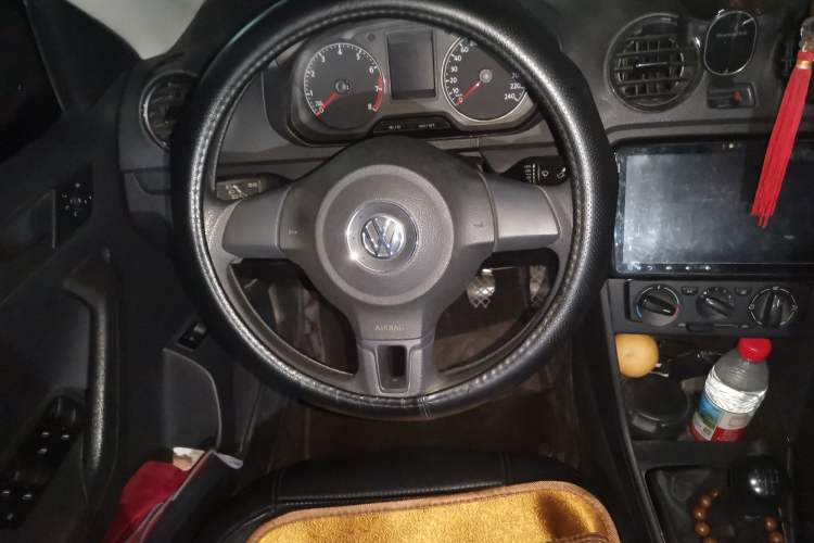 Used Volkswagen Jetta 2015 Value Edition 1.6L Manual Fashionable Style Steering Wheel