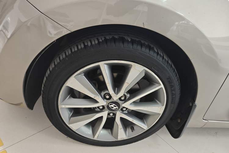 Used Hyundai Elantra (5th Generation / Langdong) 2015 1.6L Automatic Leading Model