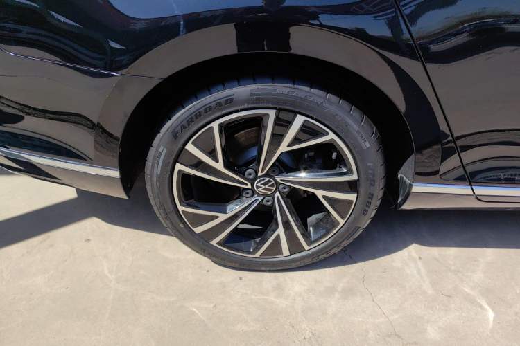 Used Volkswagen Magotan 2020 330TSI DSG Luxury Edition Right Rear Wheel Hub