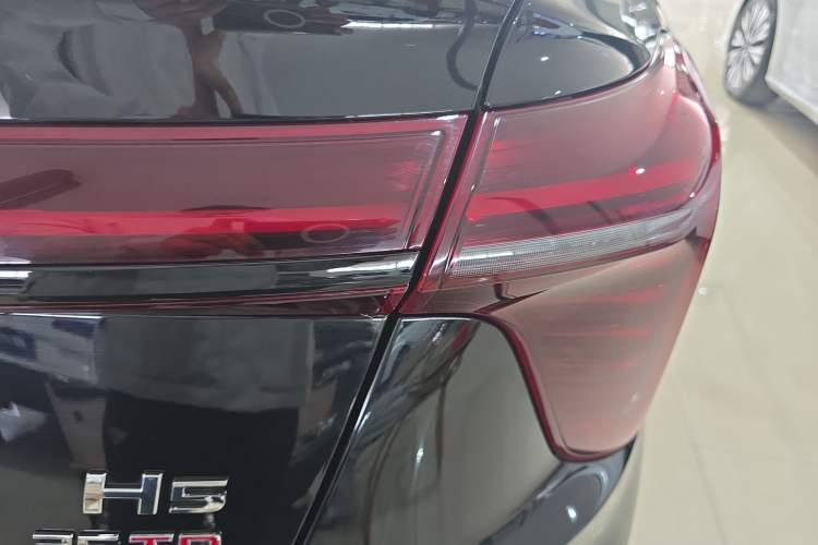 Used Hongqi H5 2025 1.5T DCT Xuan Ying Edition
