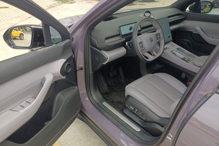 Used Nio EC6 2024 75 kWh Driver Seat