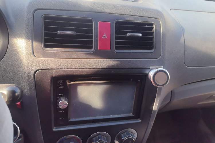 Used Chery Cowin 2 2012 1.5L Manual Performance Version Audio And AC Panel