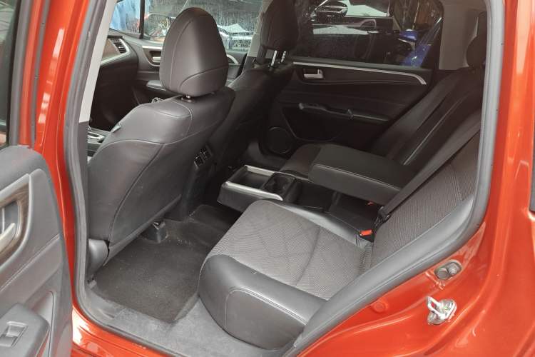 Used Honda Jade 2013 1.8L automatic Comfort version 5 seats Left Rear Seat