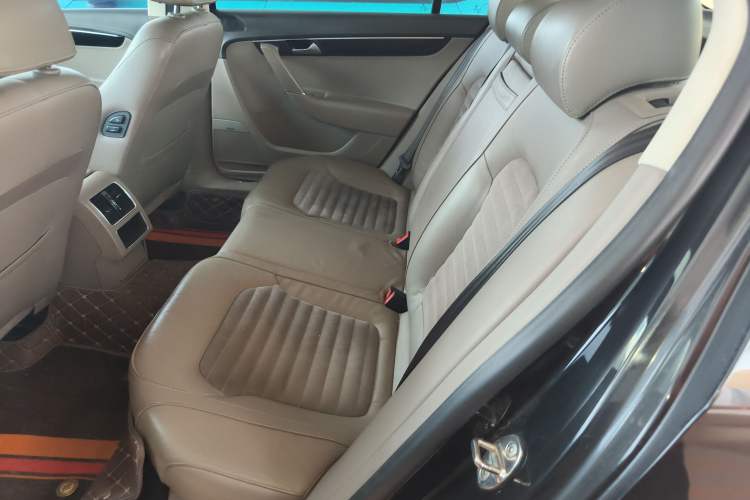 Used Volkswagen Magotan 2015 Facelift 1.8TSI Luxury Model Left Rear Seat