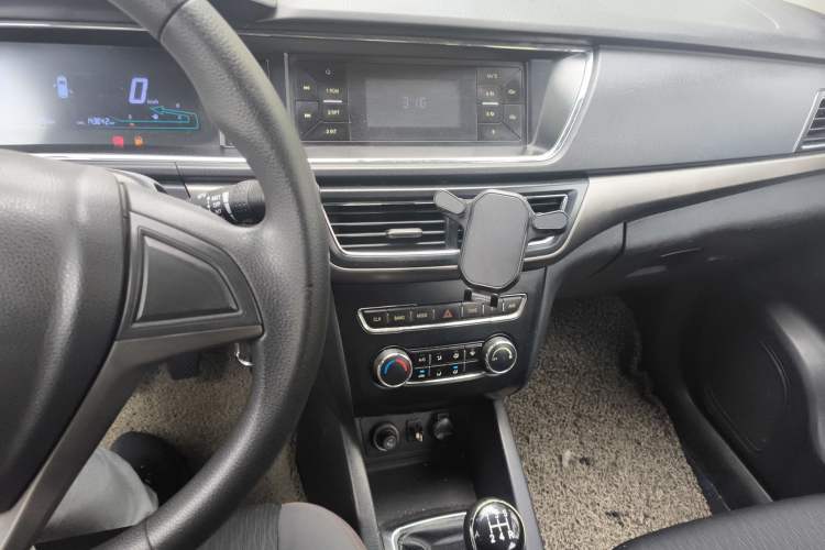 Used CHANGAN KAICHENG Oushang A600 2016 1.5L Manual Elite 7-Seater Audio And AC Panel