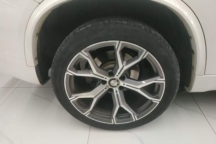 Used BMW X5 2018 xDrive35i Base Model Middle East Exterior 3