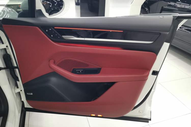 Used Porsche Macan 2024 Macan Long Range Edition
