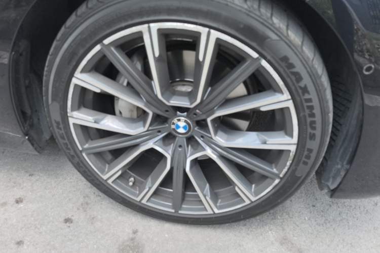 Used BMW 7 Series 2019 Restyled 740Li Leading Edition M Sport Package Right Front Wheel Hub