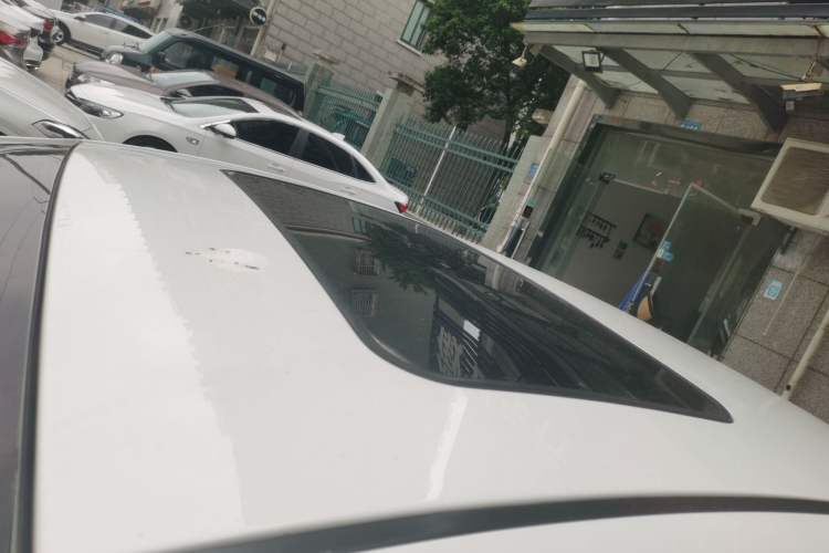 Used Kia K3 2016 1.6L Automatic with Sunroof Roof