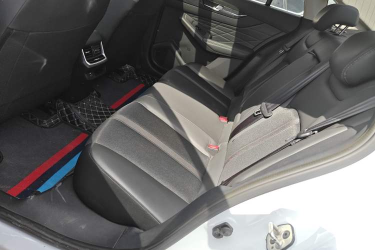 Used Dongfeng Aeolus Yixuan MAX 2023 1.5T Super-Powered Dad Edition
