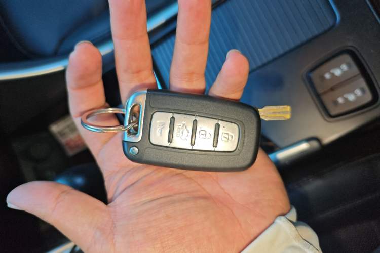 Used Hyundai Sonata 2011 2.0L Automatic Luxury Edition
