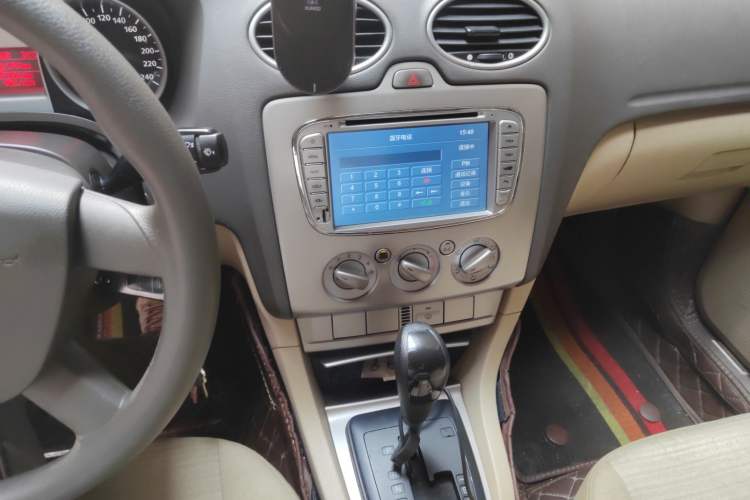 Used Ford Focus 2013 Sedan Classic 1.8L Automatic Base Model Audio And AC Panel