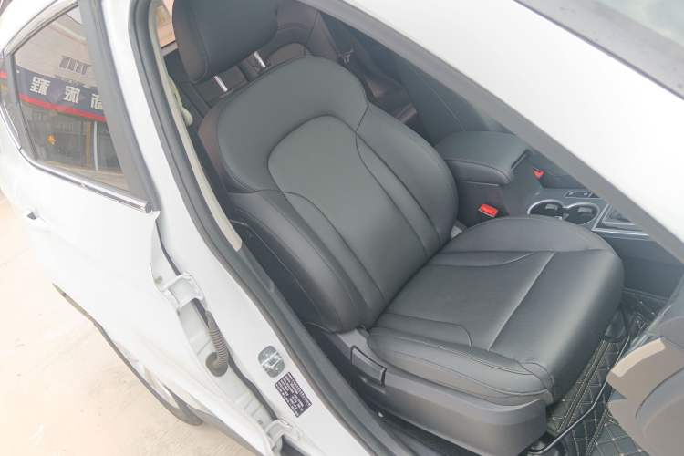 Used Haval H2 2016 Red-Label 1.5T Automatic Two-Wheel Drive Luxury Model Right Front Seat