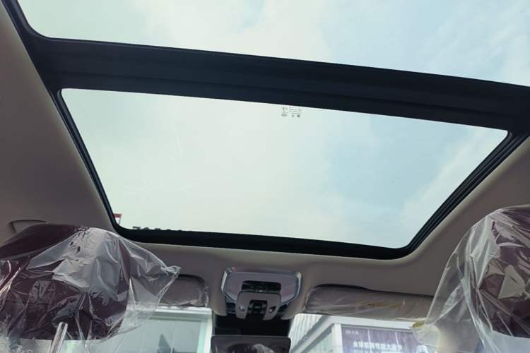 Used Hongqi H5 2025 2.0T Automatic Flag Edition – 500 000 Units Commemorative Version