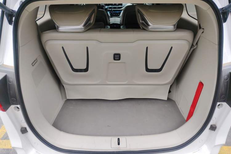 Used Buick GL8 2022 ES Landtrek 653T Comfort Edition