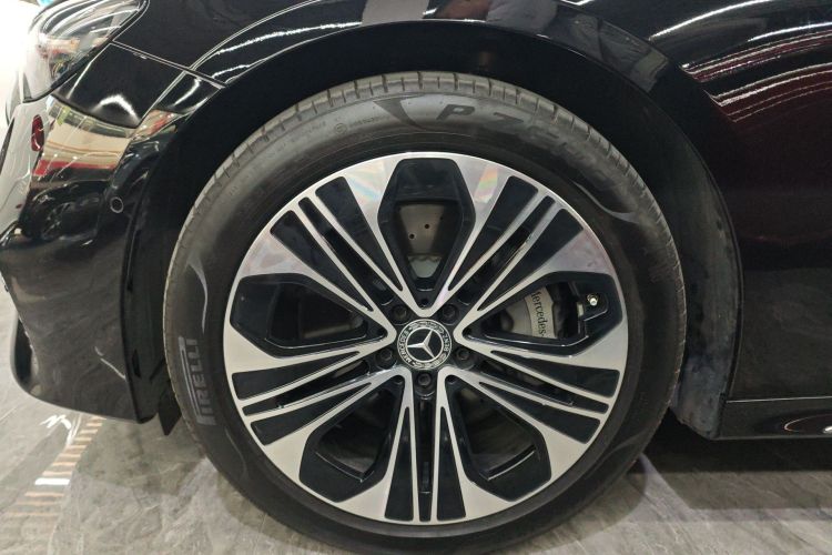 Used Mercedes-Benz E-Class New Energy 2024 E 350 e L Plug-in Hybrid Sedan Left Front Wheel Hub