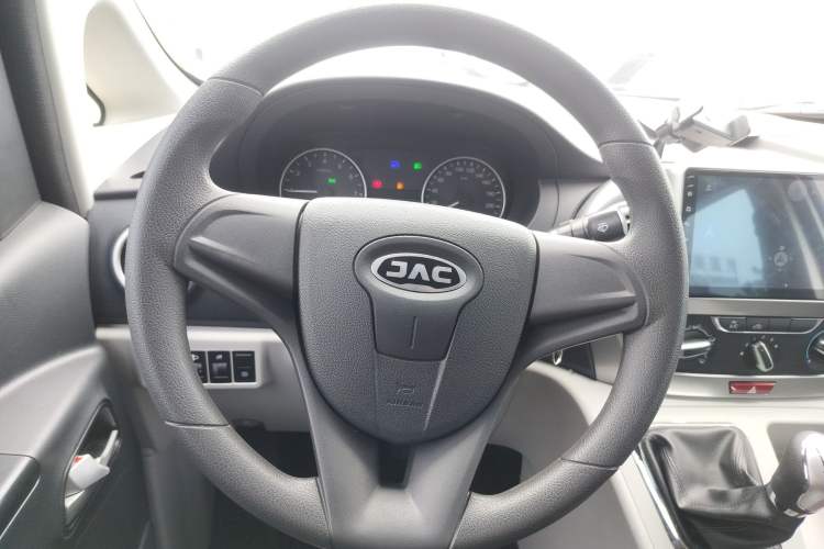 Used JAC Refine M3 2022 PLUS Standard Model 1.5T
