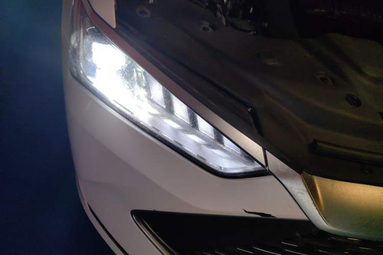 Used BYD Qin PLUS 2024 HONOR Edition DM-i 55KM Leading Model Right Front Headlight