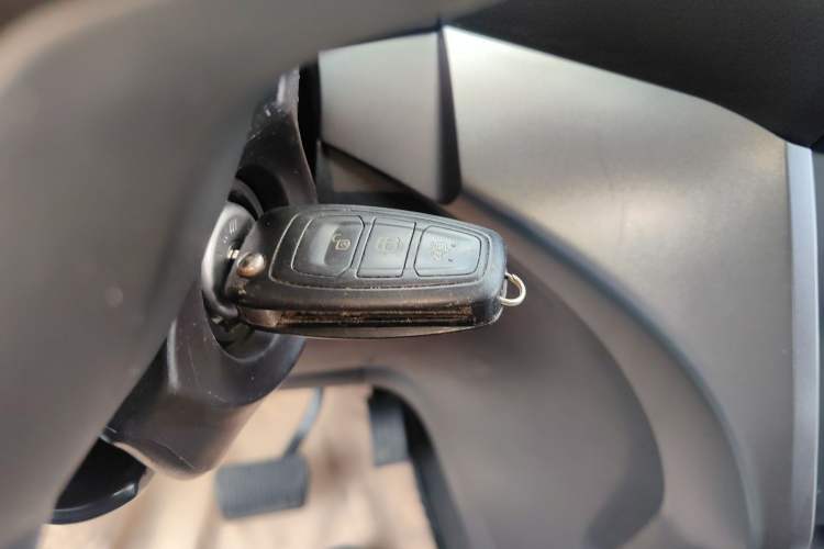 Used Ford Kuga 2018 Facelifted EcoBoost 180 Two-Wheel-Drive Platinum Wing Edition Vehicle Key