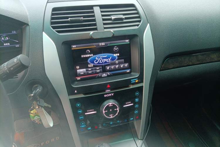 Used Ford Explorer 2013 3.5L Deluxe Model
