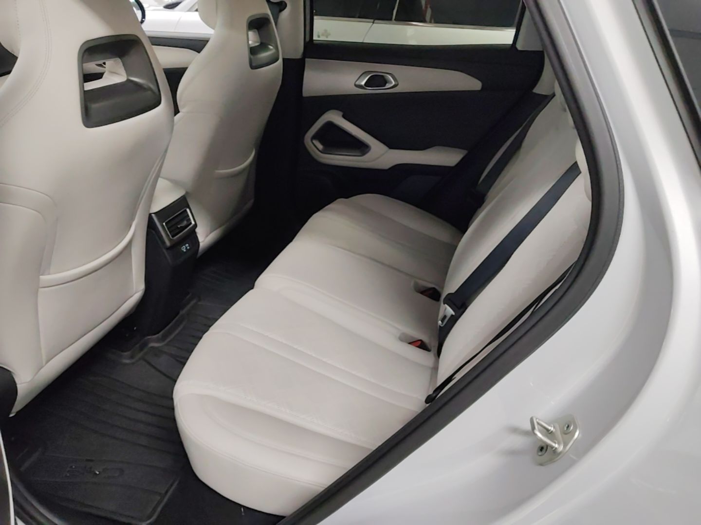 BYD Yuan UP 2025 Intelligent Driving Version 401 KM Dynamic Edition — снимка 20