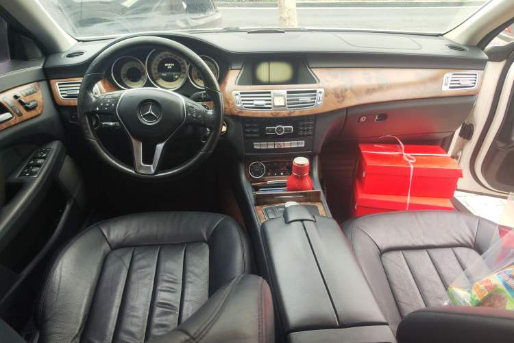 Used Mercedes-Benz CLS 2012 CLS 300 CGI Center Console