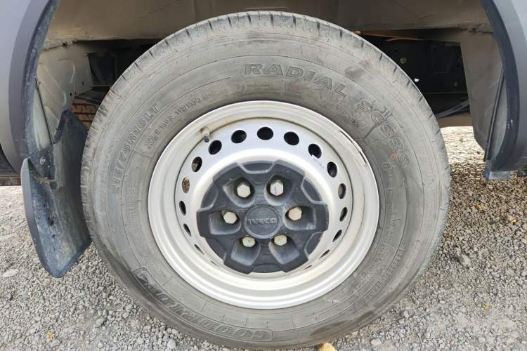 Used Iveco Eurocargo 2021 2.0T Manual Super-Rui Short Wheelbase High-Roof Side-Sliding Door F1A
